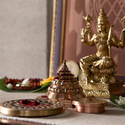 Panchaloha Maha Meru Sri Yantra – Shunya Wellness