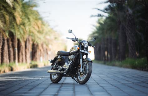 The Jawa 350 is priced lower than Royal Enfield Classic 350. | Autocar ...