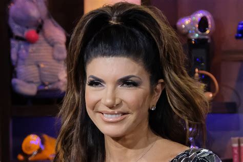 Teresa Giudice Gets Non-Surgical Neck, Face Lift Treatment