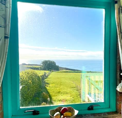 Cornwall Beachfront Vacation Rentals - United Kingdom | Airbnb