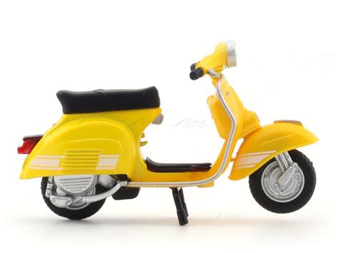 1976 Vespa 200 Rally yellow 1:18 MSZ licensed diecast scale model bike ...