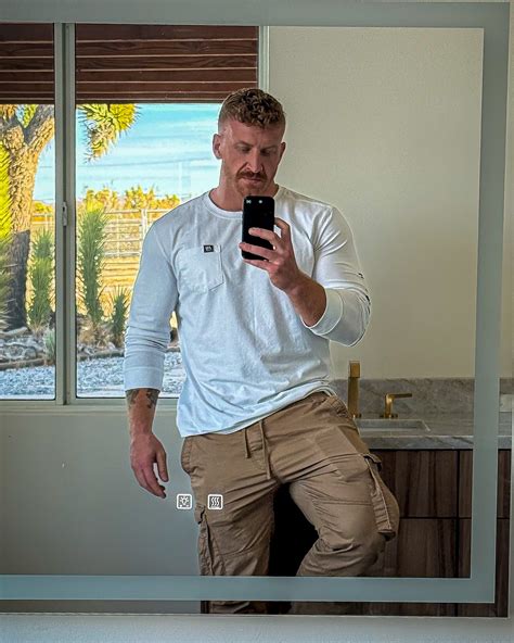 Lev Lieben | Who wants to fog up a brand new mirror | Instagram