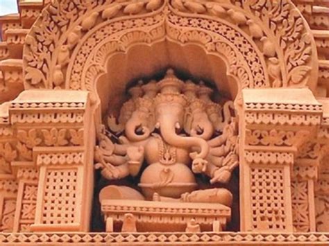 World's only temple with 32 forms of Lord Ganesha Srikanteswara temple ...