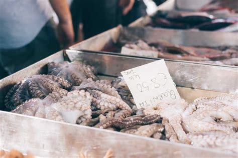 市场上的海鲜图片-市场上贩卖的章鱼素材-高清图片-摄影照片-寻图免费打包下载