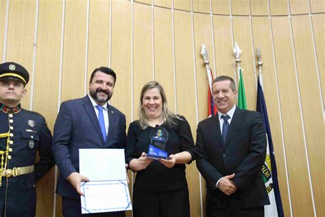 Professor Pio Mielo homenageia Escola Professor Décio Machado Gaia