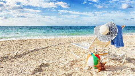 The Best Time To Buy Plane Tickets for Summer 2023 | GOBankingRates