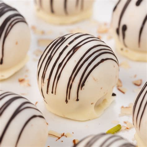 White Chocolate Coconut Laddu - 12 pieces – THE BAKLAVA BOX