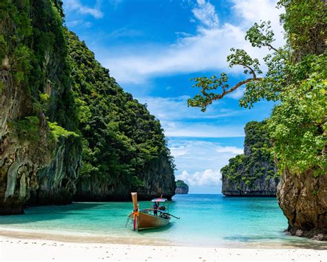 Where to stay in Phi Phi Islands: Best Areas (+ Hotel Options ...