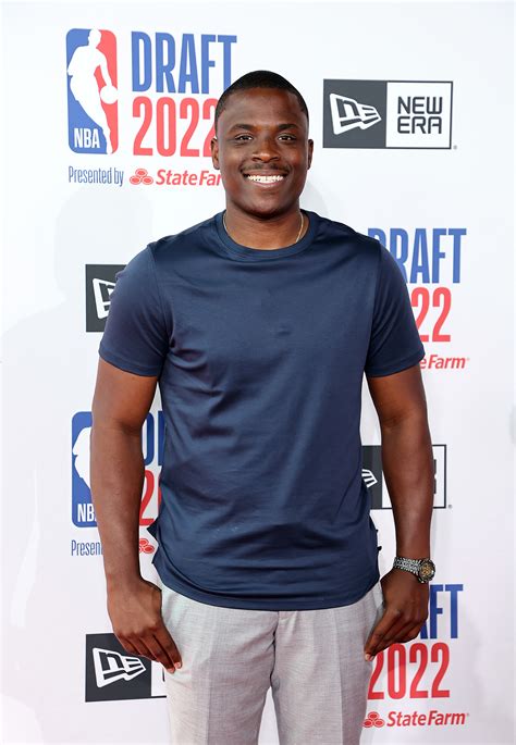 I overcame homelessness and injuries to become a famous coach who ...