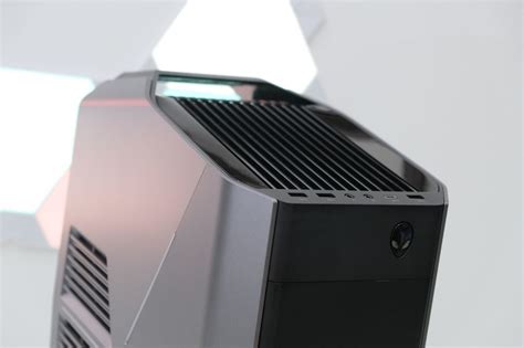 Alienware R8 Back 的图像结果