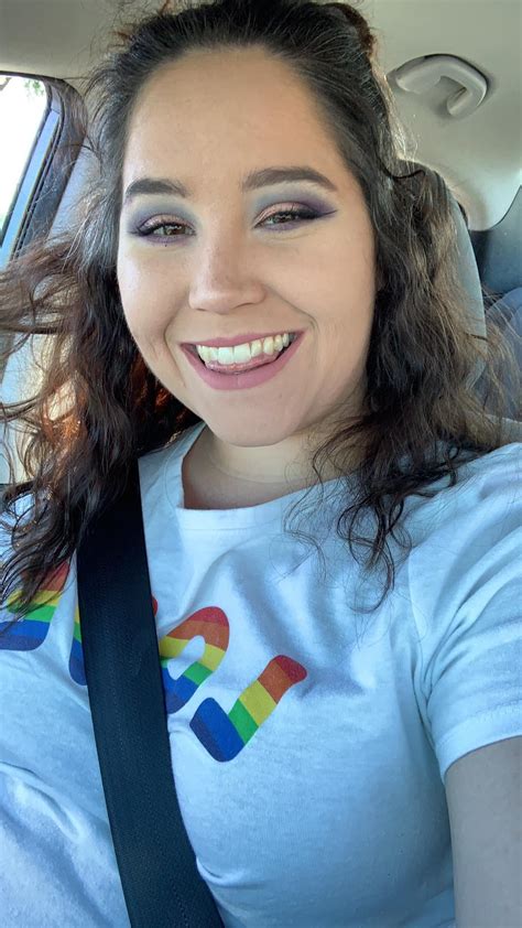 Every once in awhile I feel extra cute : r/BiGoneMild