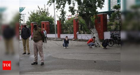 Coronavirus: Sit-ups, squats, ‘murga' punishment, police try new ways ...