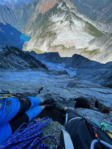 Peering Down from Ragged Edge on Vesper Peak (Mountain Loop Highway, WA ...