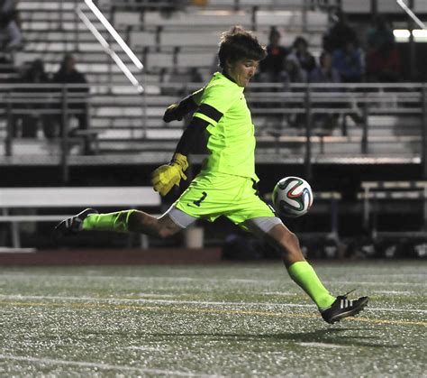 Nederland boys soccer clinches district title with shootout victory