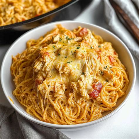 Easy Chicken Spaghetti with Rotel - Creamy Casserole Recipe - Cooking ...