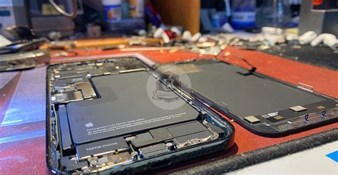 Solusi Service Perbaikan LCD iPhone Bergaris - Electro Mobile Apple ...