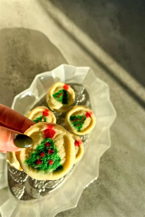 Holiday Sugar Cookie Ice Cream Sandwiches - How to Store - Be Well Table