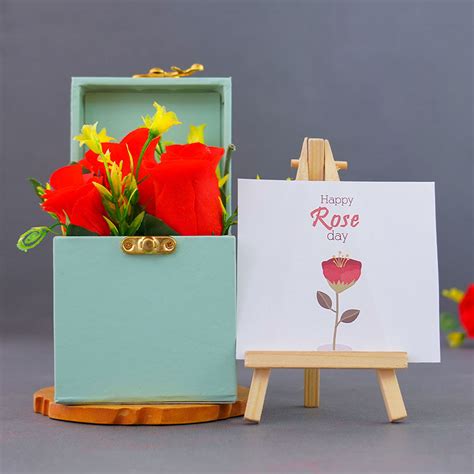 Send Bunch of Artificial Red Roses with Message Card Rose Day Gift ...