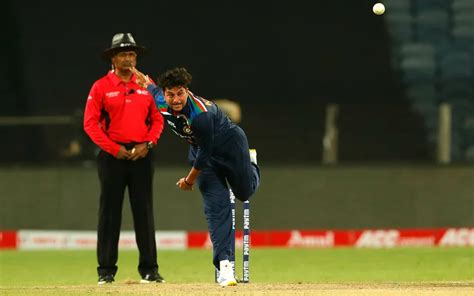 ZIM vs IND 2022 | Kuldeep Yadav is slightly confused if he should bowl ...