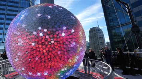 How to watch Times Square New Year's ball drop for 2026