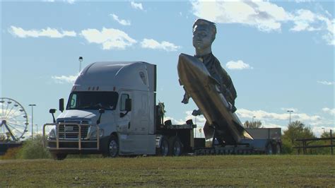 Giant statue depicting Elon Musk delivered to Tesla Gigafactory | kvue.com