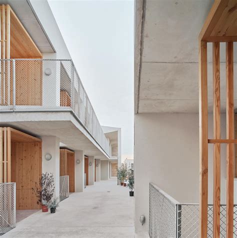 Peris + Toral arquitectes, José Hevia · 42 Social housing units · Divisare