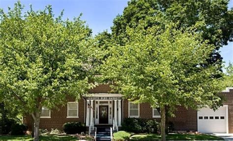 Roberts-Blue-Barnett Funeral Home - Emporia Obituaries & Services In ...