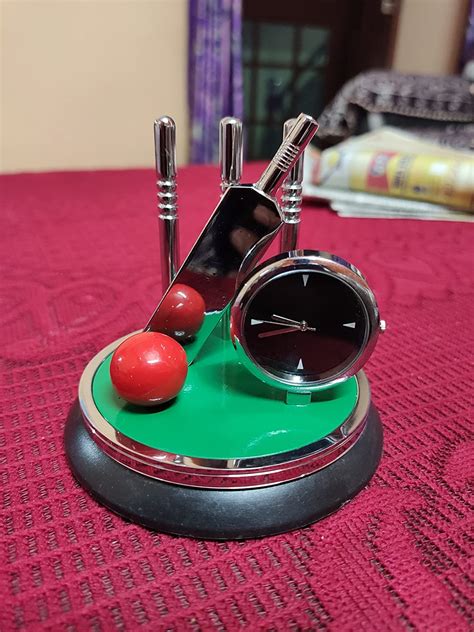 Saugat Traders Metal New Year Gift - Cricket Showpiece Analog Clock For ...