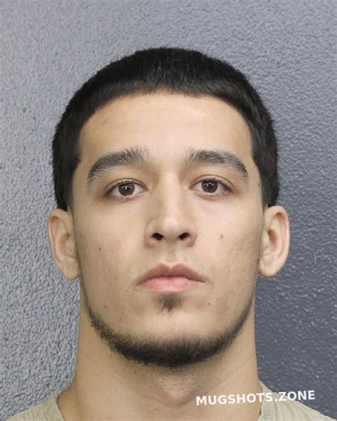 CALDERON ULISES 10/03/2022 - Broward County Mugshots Zone