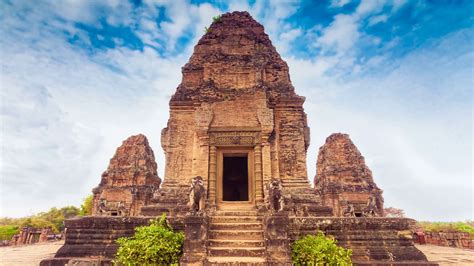 Ancient Buddhist Khmer Temple In Angkor Wat Stock Footage SBV-310827153 ...