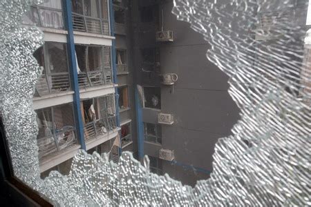 图文：被打碎的玻璃_新闻中心_新浪网