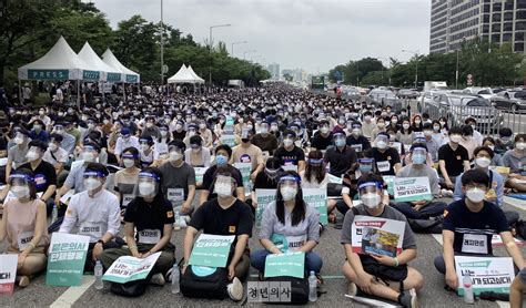 韩国医学界举行大罢工 抗议医学院扩招|医学|韩国|留学_新浪教育_新浪网