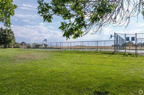 About El Camino | Schools, Demographics, Things to Do - Homes.com