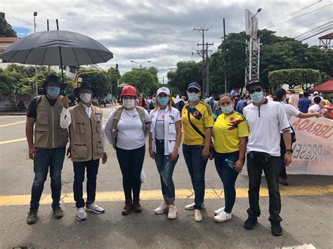 Al margen de bus incinerado, marcha fue masiva y pacífica en Neiva ...