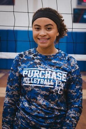 Is Ice Spice Hair Real? Wig or Natural Hair?