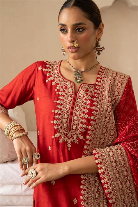 Karaj Jaipur Red Pure Dola Silk Kurta Set With Bandhani Dupatta – Dogri ...