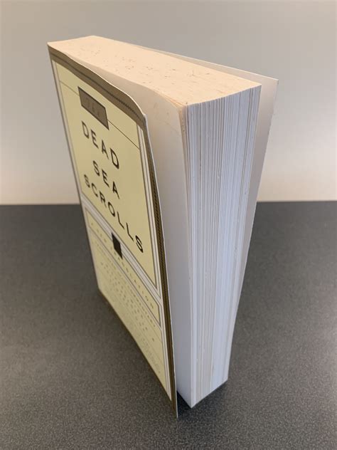 The Dead Sea Scrolls: A New Translation by Wise, Michael; Abegg, Jr ...