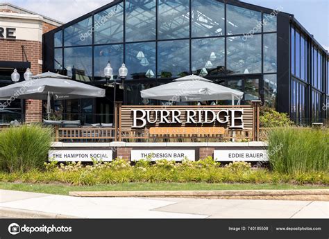 Burr Ridge Usa August 2024 Downtown Burr Ridge Village Center — Stock ...