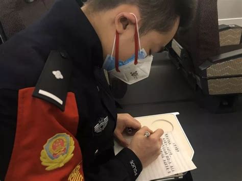 疫情当前，警察不退！直击上海铁路民警“抗疫”24小时……_城事 _ 文汇网