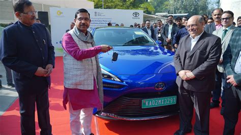 Toyota Mirai to Undergo Hydrogen Fuel-Cell Testing in India Under TKM ...