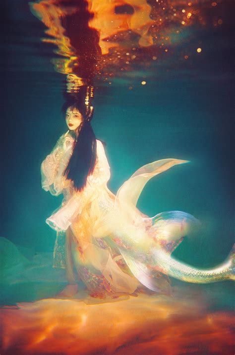 ziseviolet:『水魅』 “以情为食，以水为狱。”Ethereal underwater mermaid photoshoot by ...