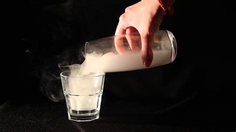 Дым в стакане. Эксперимент. Smoke in a glass. - YouTube