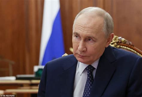 Britain is set to back prosecuting Vladimir Putin for war crimes