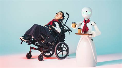 Roboter-Kellner werden von behinderten Mitarbeitern ferngesteuert