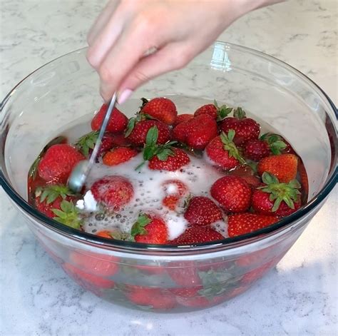 The Right Way to Wash Strawberries