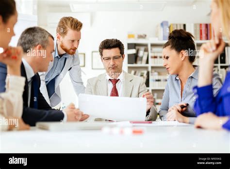 Bussiness People Meeting 的图像结果