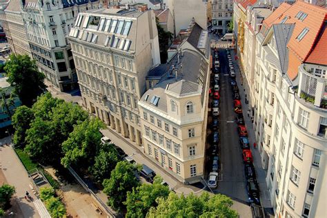 WSHE Miami Radio Listen Live - 103.5 MHz FM, Fort Lauderdale, United ...