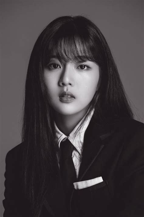 Shin Eun-soo signs contract with Management Forest alongside Gong Yoo ...