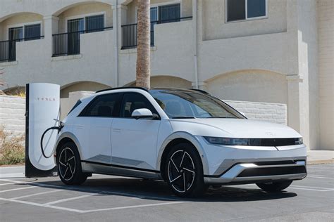 Hyundai EV Owners Will Get Free NACS Charging Adapters in Q1 2025