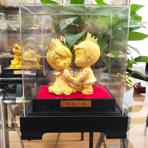 出嫁前送什么礼物最新素材